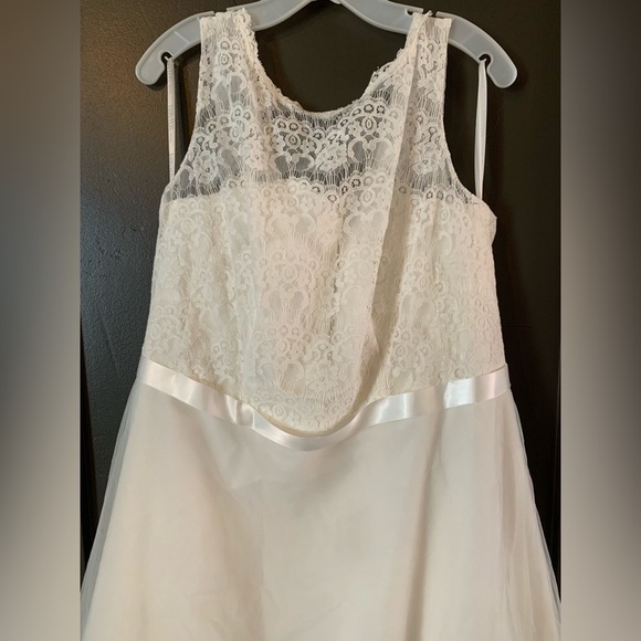 David’s Bridal Illusion Lace Tank Wedding Dress With Tulle Skirt 18w 9wg3711 - Picture 2 of 12